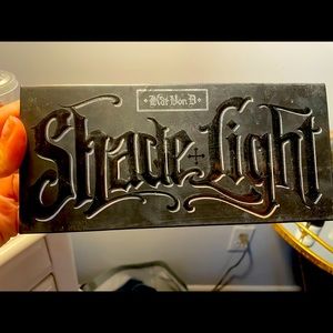 KAT VON D SHADE & LIGHT PALETTE